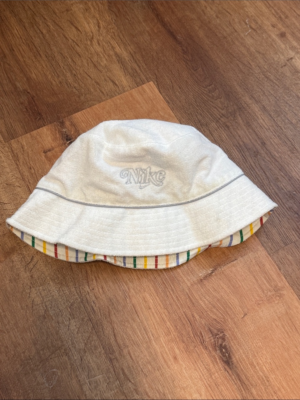 Nike reversible White Bucket Hat with Rainbow Stripes